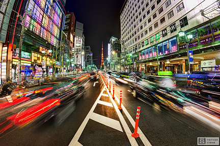 Фотообои Ночное движение на улицах Токио. Япония