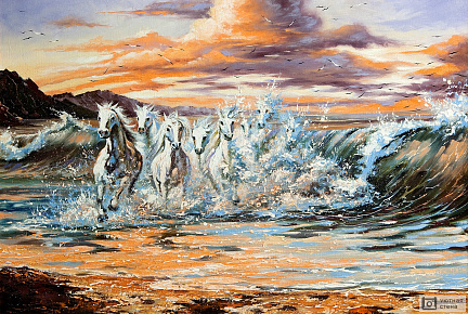Лошади бегут от волны