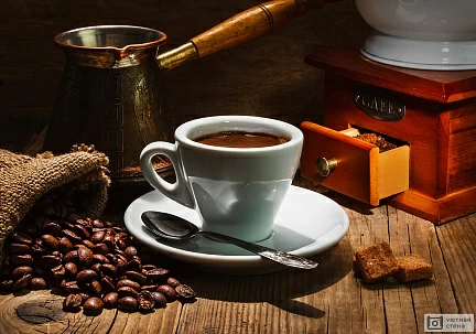 Турка и кофе с чашкой