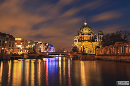 Фотообои Вечерняя иллюминация на набережной Кафедрального собора