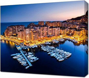 Яхты на причалах вечернего Монако