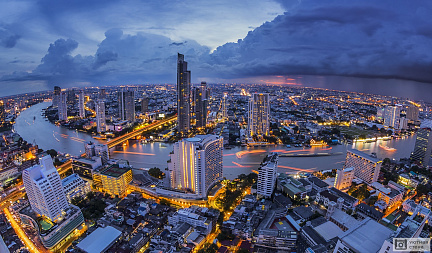 Вид сверху на вечерний Бангкок. Таиланд