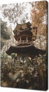 Китайский домик в зелени