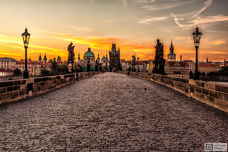 Фотообои Вид на Прагу на закате с Карлова моста