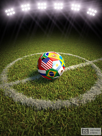 Разноцветный мяч на футбольном поле