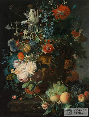 Цветы в артистичной вазе
