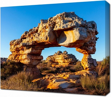 Каменная арка в Африке