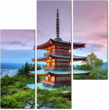 Красная пагода Чурейто на закате, Япония