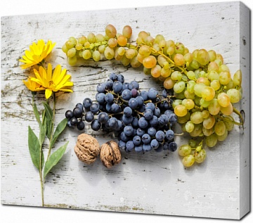 Натюрморт с виноградом и цветами