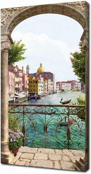 Терраса с аркой в Венеции
