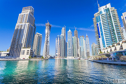 Фотообои Стильные небоскребы города Дубай. ОАЭ