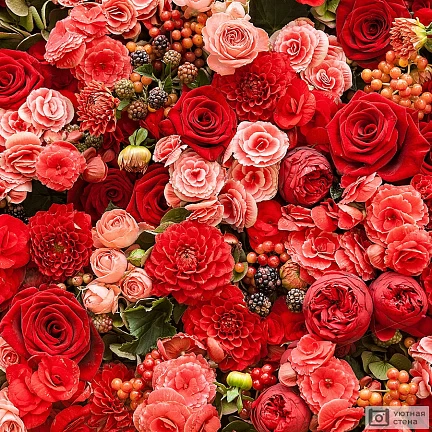 Красивый букет из красных цветов