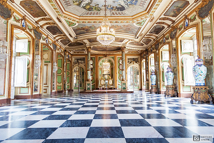 Просторная гостиная дворца Келус. Португалия