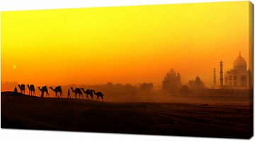 Дворец Тадж-Махал на закате в Индии