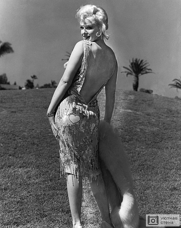 Мэрилин Монро в шикарном платье