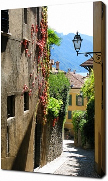 Узкие улицы Менаджо. Италия