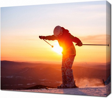 Лыжник на закате