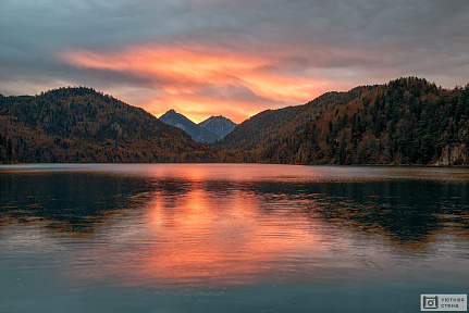 Фотообои Закат над озером в Баварии