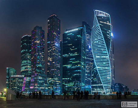 Фотообои Москва-Сити в неоновом свете
