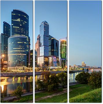 Вид на Москва-Сити с набережной