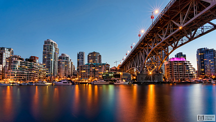 Фотообои Мост на Грэнвилл Айлэнд. Ванкувер. Канада