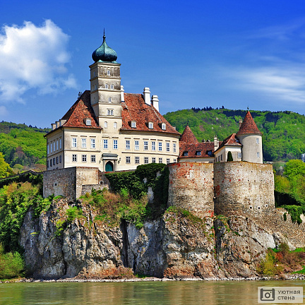 Монастырская крепость в Австрии