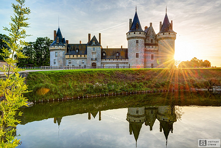 Фотообои Закат над замком Сюлли-сюр-Луар, Франция