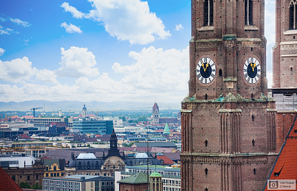 Фрауэнкирхе часы в Мюнхене, Бавария, Германия