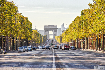 Фотообои Елисейские поля на фоне Триумфальной арки. Париж. Франция