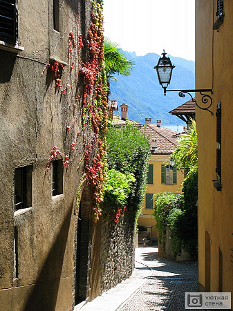 Узкие улицы Менаджо. Италия