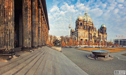 Фотообои Осень на площади Кафедрального собора в Берлине