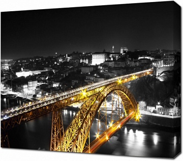 Золотой мост на монохромном фоне Порту, Португалия