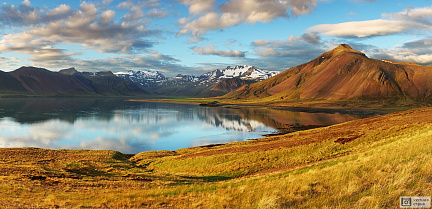 Фотообои Горное озеро Исландии