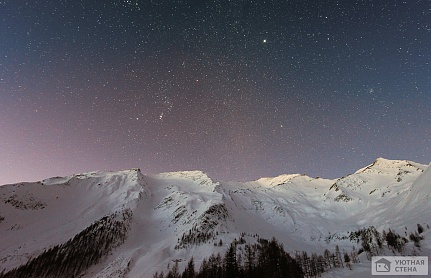 Фотообои Звездное небо в снежных горах