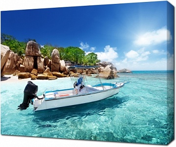 Лодка на Сейшильских островах