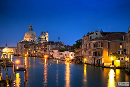 Фотообои Отражение огней в Гранд-канале ночной Венеции. Италия