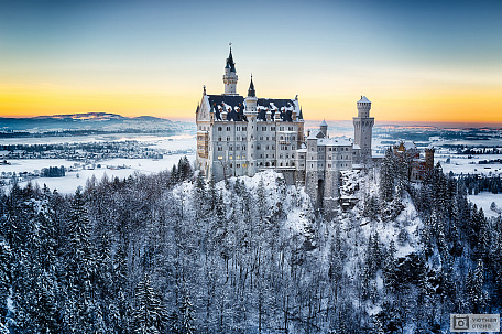 Заснеженный замок в Германии