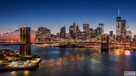 Бруклинский мост ночью, Нью-Йорк, Манхэттен, США