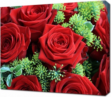 Красивый букет с красными розами