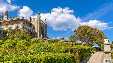 Фотообои Сад украшающий Воронцовский замок