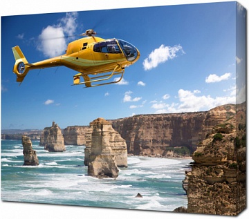 Вертолет у побережья Австралии