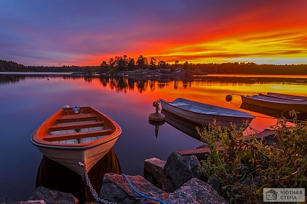 Озеро в Норвегии на закате