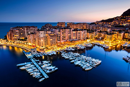 Фотообои Яхты на причалах вечернего Монако