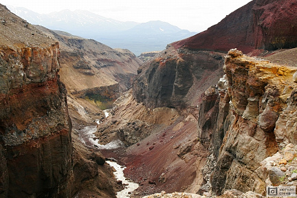 Фотообои Опасный каньон на Камчатке