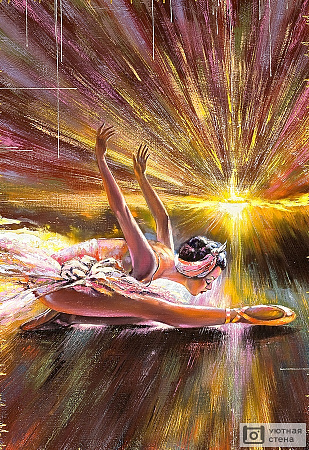 Балерина на фоне заходящего солнца