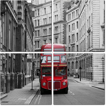 Красный автобус на черно-белой улице 