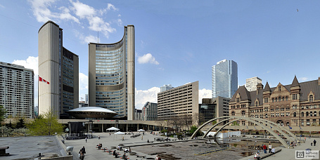 Площадь Натан Филипс Сквер, Торонто, Канада