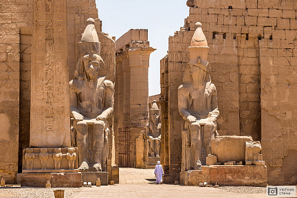 Фотообои Огромные скульптуры Египетских храмов