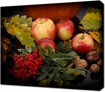Осенний натюрморт в студии с фруктами