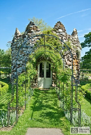 Старинная беседка